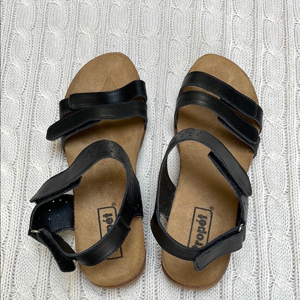 NWOT Propet Women’s sz 7 Leather Black Sandals. Hook& loop straps cork footbed